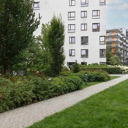 Apartment Cosy With Parking Nowaka-jezioranskiego Praga By Renters
