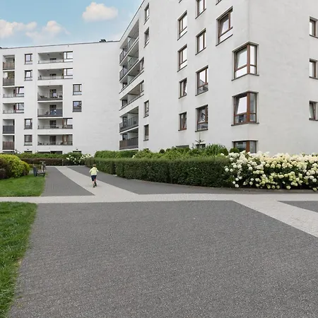 Cosy With Parking Nowaka-jezioranskiego Praga By Renters