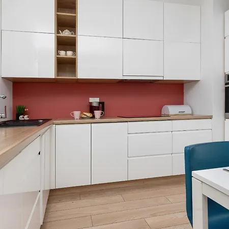 Apartment Cosy With Parking Nowaka-jezioranskiego Praga By Renters Warsaw
