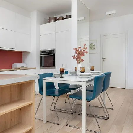 Cosy With Parking Nowaka-jezioranskiego Praga By Renters Warsaw