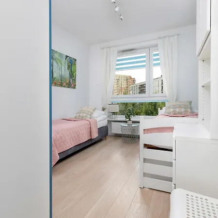 Cosy With Parking Nowaka-jezioranskiego Praga By Renters