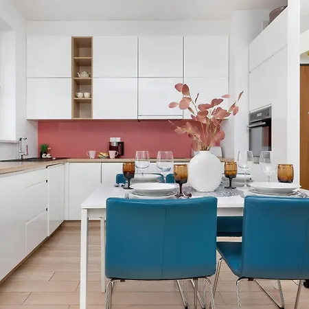 Cosy With Parking Nowaka-jezioranskiego Praga By Renters * Warsaw