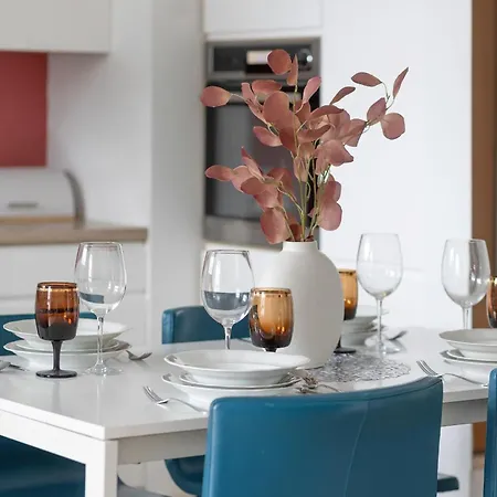 Cosy With Parking Nowaka-jezioranskiego Praga By Renters