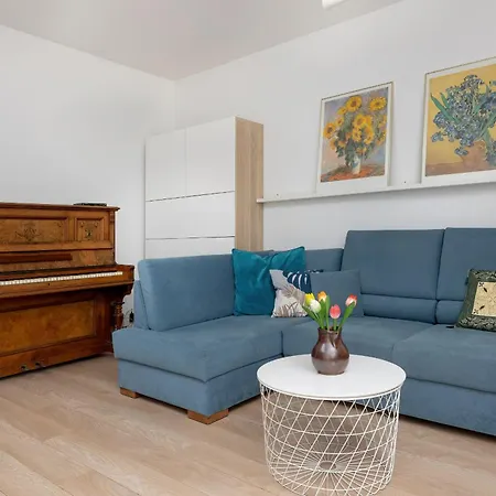 Cosy With Parking Nowaka-jezioranskiego Praga By Renters Apartment