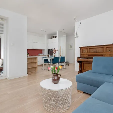 Apartment Cosy With Parking Nowaka-jezioranskiego Praga By Renters Warsaw