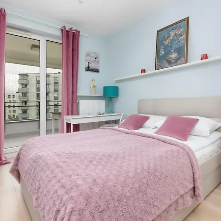 Cosy With Parking Nowaka-jezioranskiego Praga By Renters